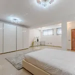 Juliet Villa *