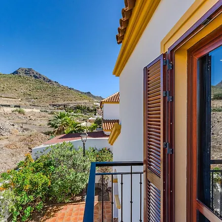 Juliet Villa *