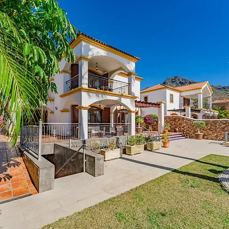 Juliet Villa