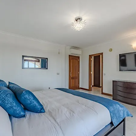 Juliet Villa